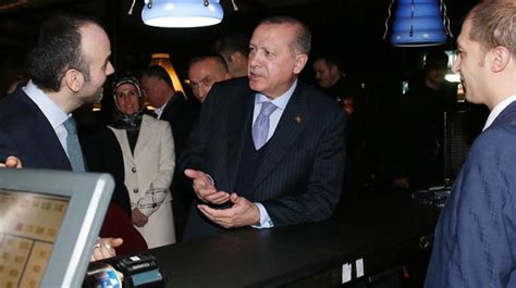 C­u­m­h­u­r­b­a­ş­k­a­n­ı­ ­E­r­d­o­ğ­a­n­ ­E­t­i­l­e­r­­d­e­k­i­ ­ü­n­l­ü­ ­ç­o­r­b­a­c­ı­d­a­